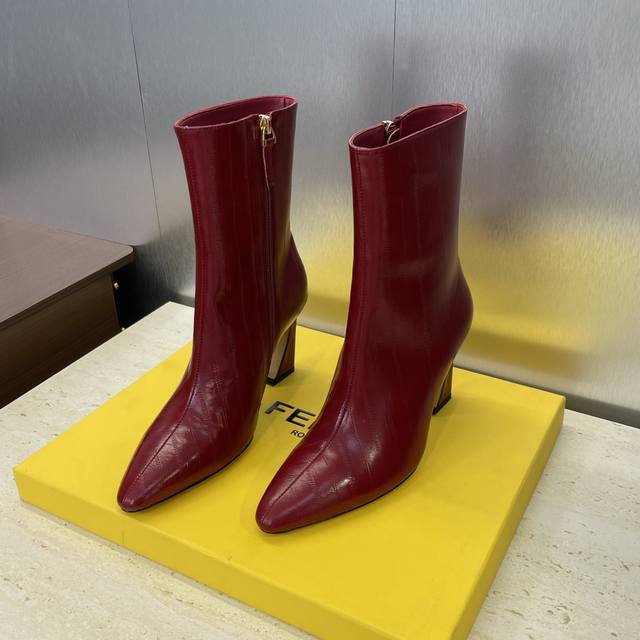 Factory price p Fendi. 2025 Fall/Winter New Collection: Side Zipper Women's Boot