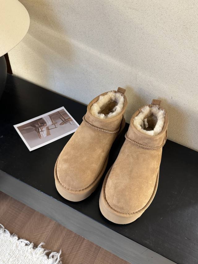 3cm high Mini boots, the same classic mini thick-soled style as celebrities, thi