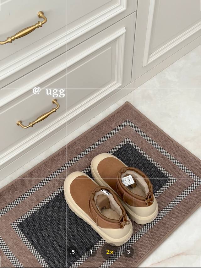 Wang YiboAvant-garde color-blocking design creates a striking lookHigh-top boots