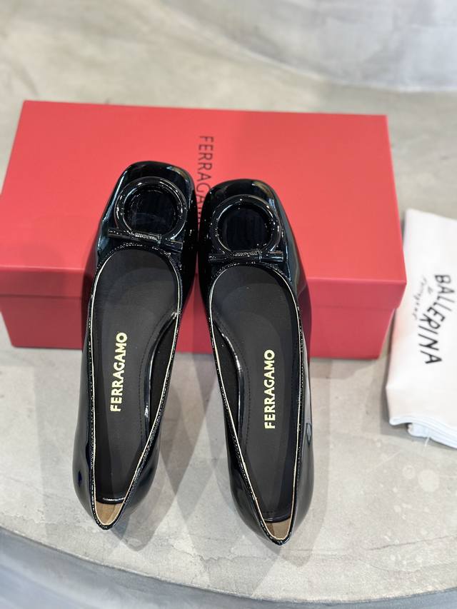 Factory Price Ferraga*O Fila*Mu's new oversized Gancini buckle block heel pumps
