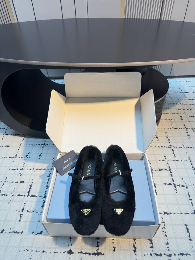 prad*25 New Mary Jane Furry Shoes, Top Edition These ballet flats feature a tape prad*25 New Mary Jane Furry Shoes, Top Edition These ballet flats feature a tape