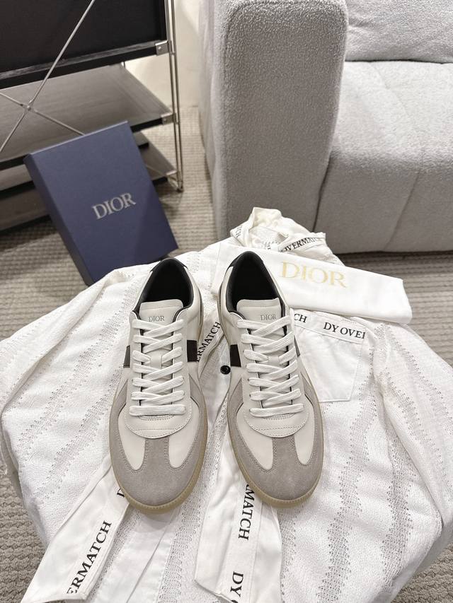 Top-of-the-line Dior's latest B01 collection, Matchpoint Couple's Training Shoes