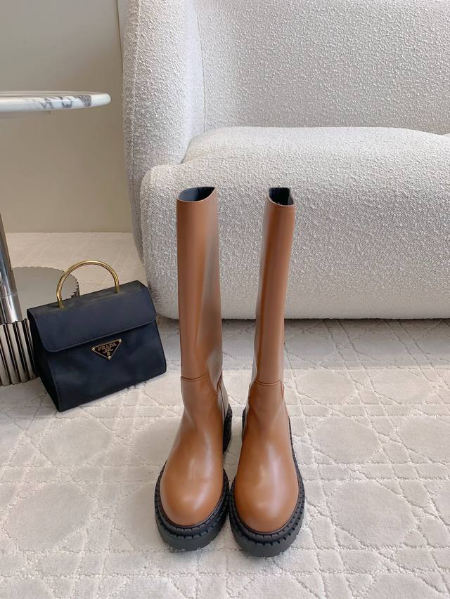 Factory price p prad* New triangle-shaped thick-soled boots are simple and eleg