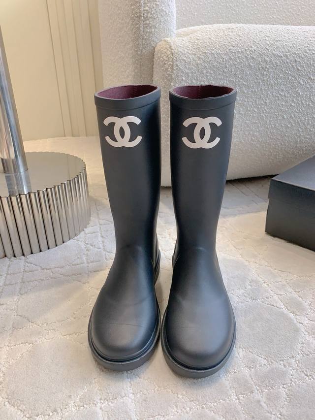 Factory price p Chane* Big hit classic rain boots! Got a pair of this season's