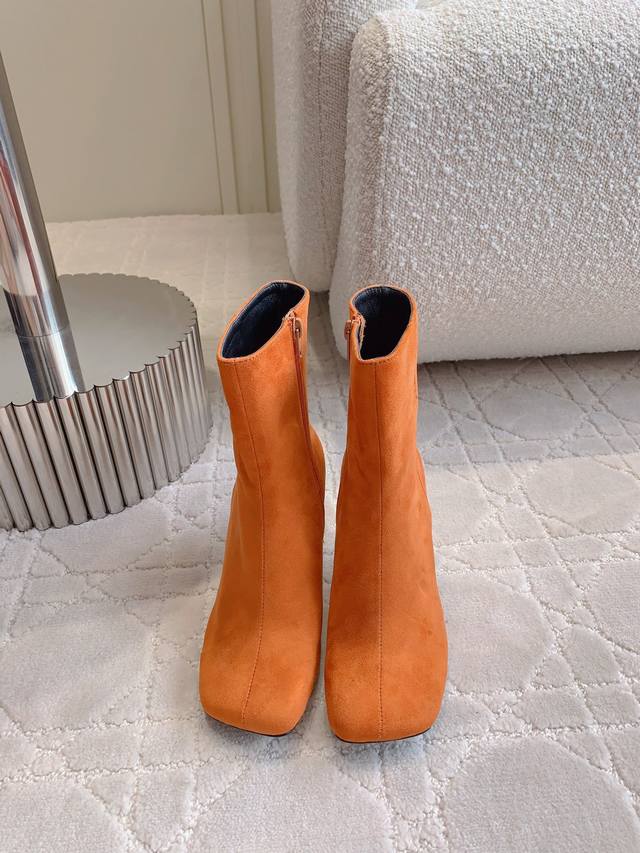 Factory price p Ferragam's latest high-heeled ankle boots, a celebrity favorite