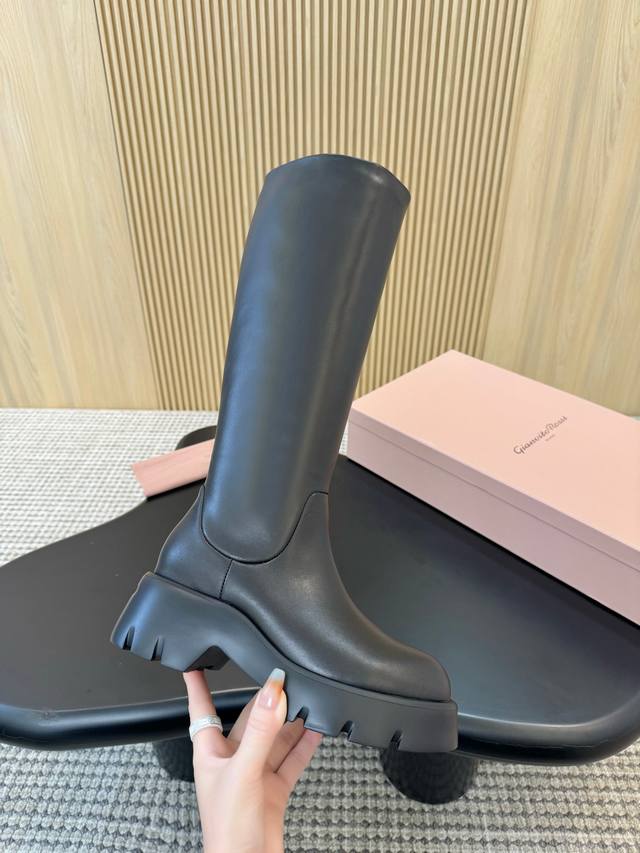 gr high boots factory calfskin Fabric: calfskin cow suede Lining: sheepskin Outs