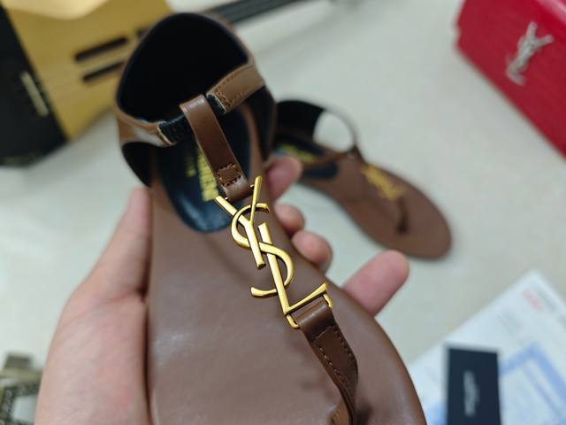 Saint Laurent flat flip-flops, the latest 2025 early spring counter release, fea