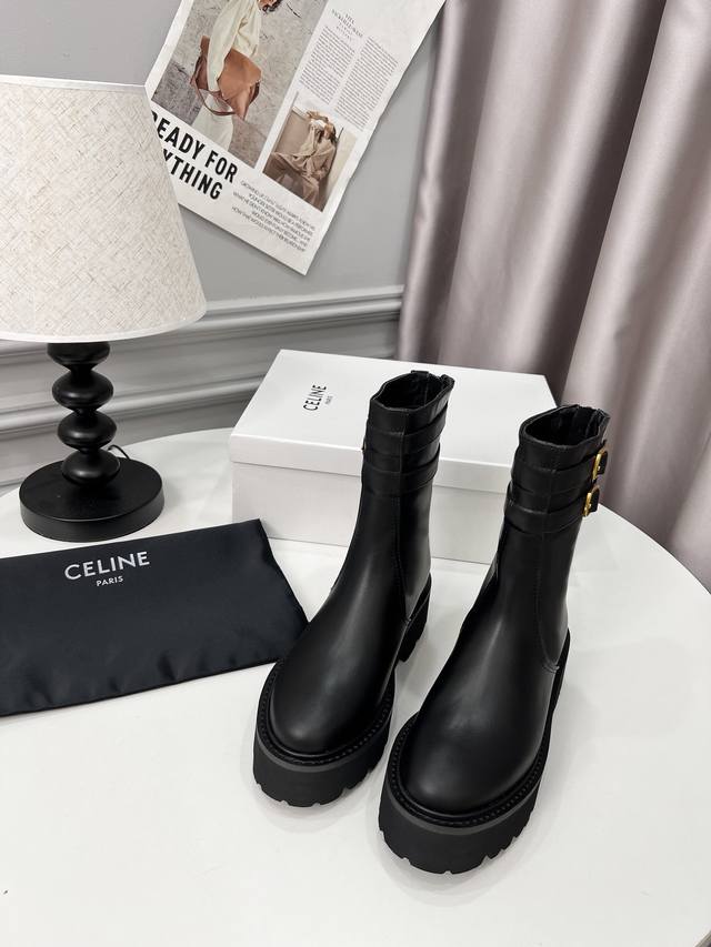 celine 2005 Arc de Triomphe zip-up ankle boots. Fabric: Full-grain cowhide leath