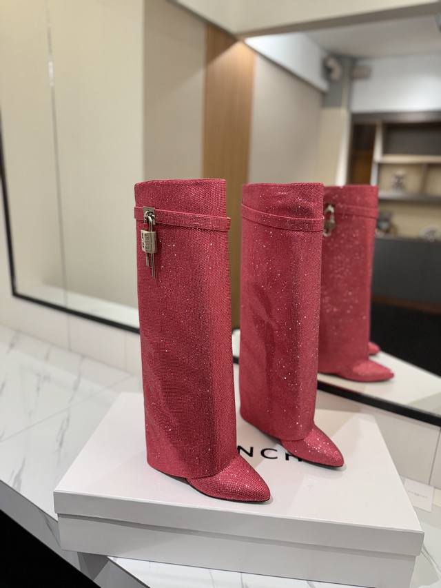 Counter genuine custom versionGivenchy0 new small diamond high-heeled boots, the