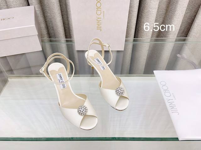 New Jimmy Choo high-heeled sandals. These simple, elegant, and stylish sandals