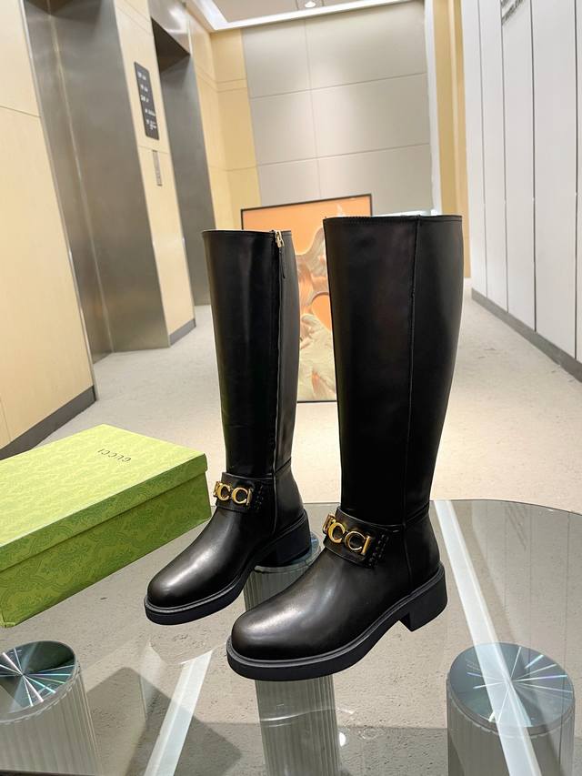 15-inch high boot version of Gucci's new autumn and winter women's martin bootsP