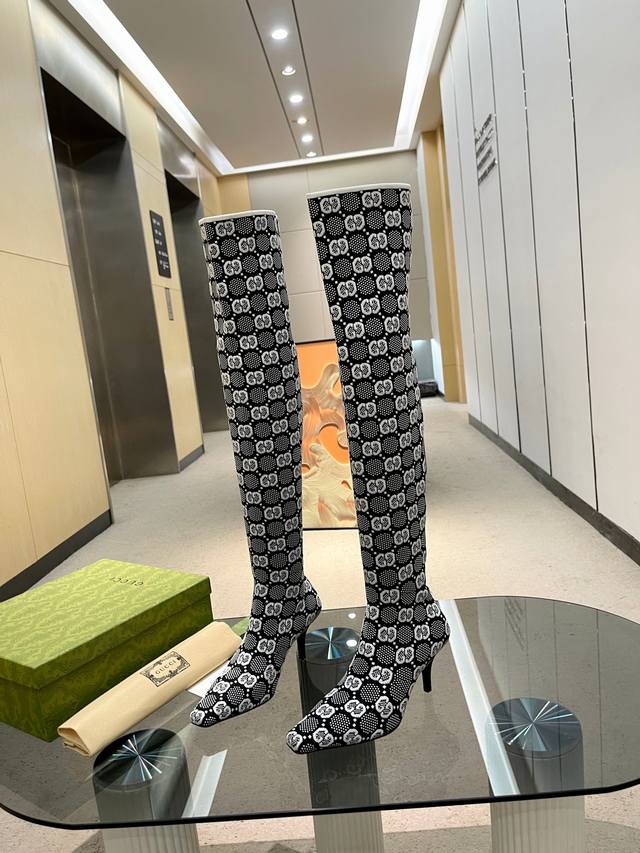 leather sole, 8 inches. 22-inch Gucci new Gg knitted ankle boots stretch socks