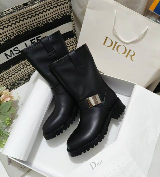 Factory Price p New to the D-Strike ankle boot collection, this boot adds coutu