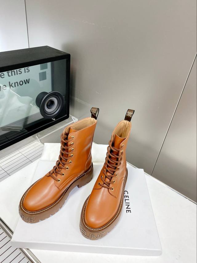 Ss Celine's new Martin boots, British-style lace-up short Martin boots that can