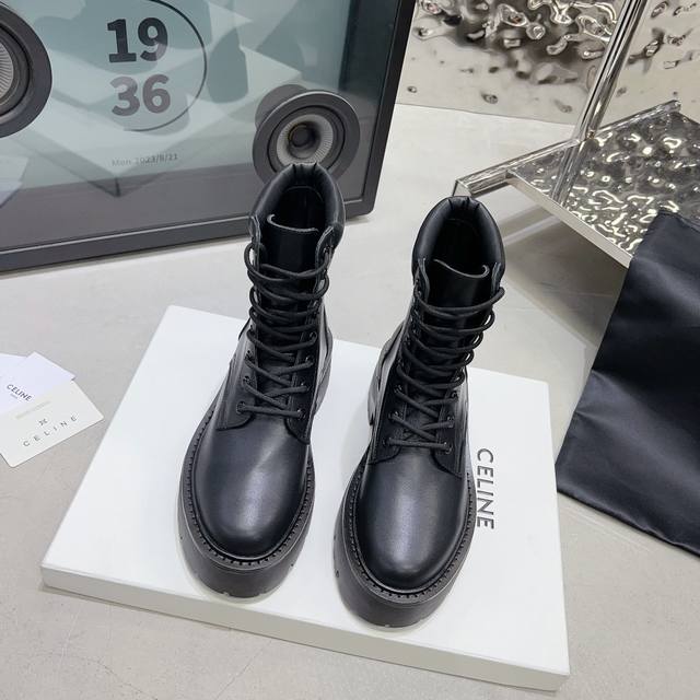 Celine's new Martin boots, British-style lace-up short Martin boots that can be