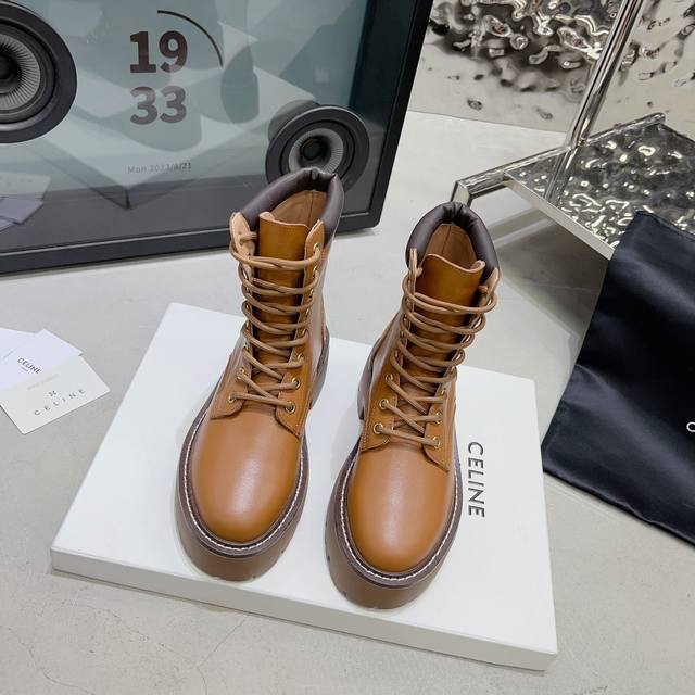 Celine's new Martin boots, British-style lace-up short Martin boots that can be
