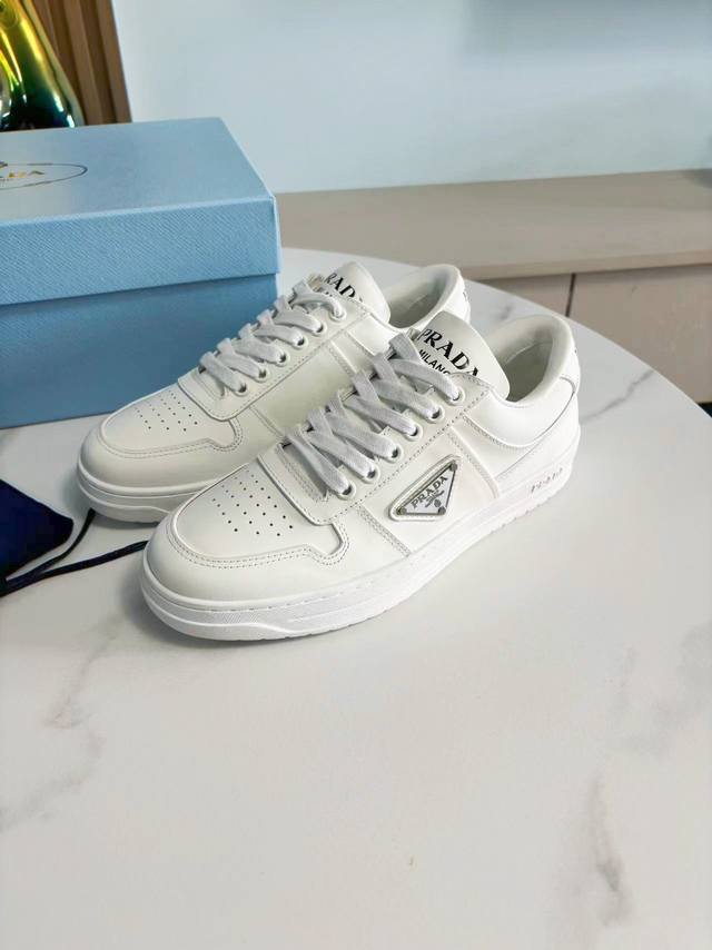 Men's 10 Prada New Year's sports casual sneakers for couples . Crafted accordi