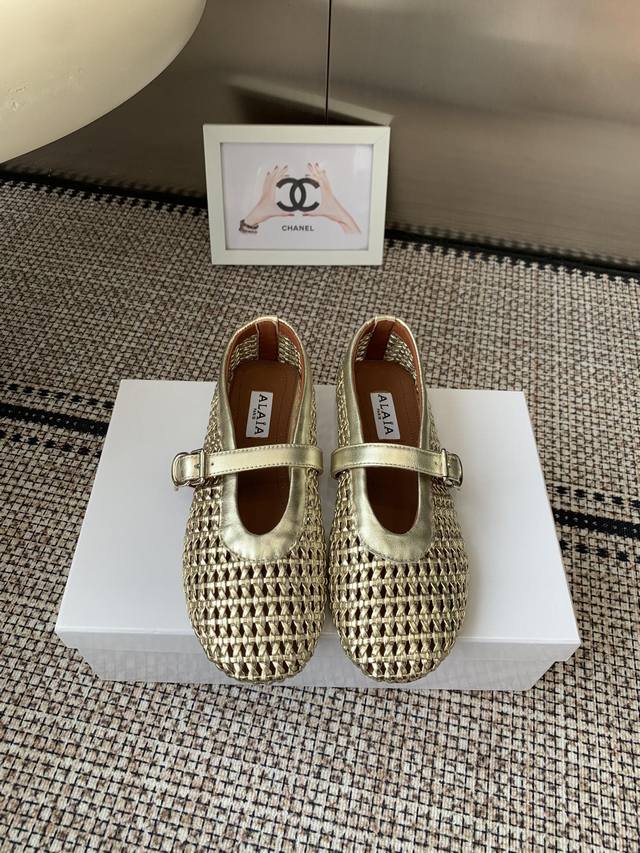 70Ss new Alaia French fairy ballet shoes are purchased from ZP and developed and