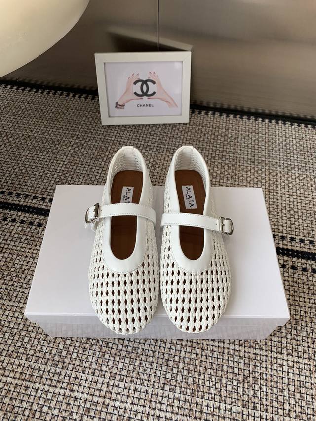 70Ss new Alaia French fairy ballet shoes are purchased from ZP and developed and