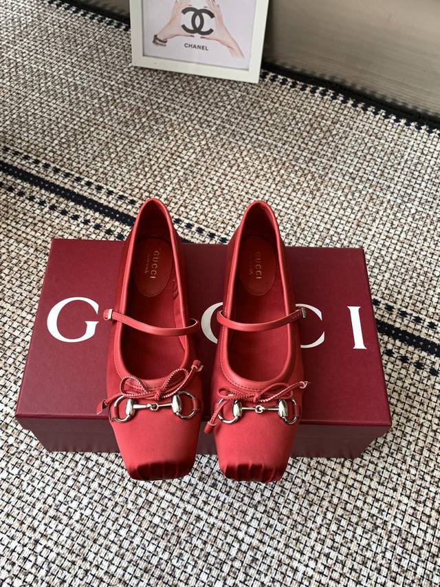 #Gucci's super-shopping-level Mary Jane shoes are here! Sabato's first hit is he