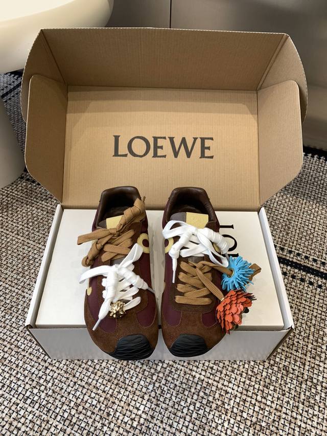 Brand new, original molded accessories! Loewe's latest runway style, the Ballet
