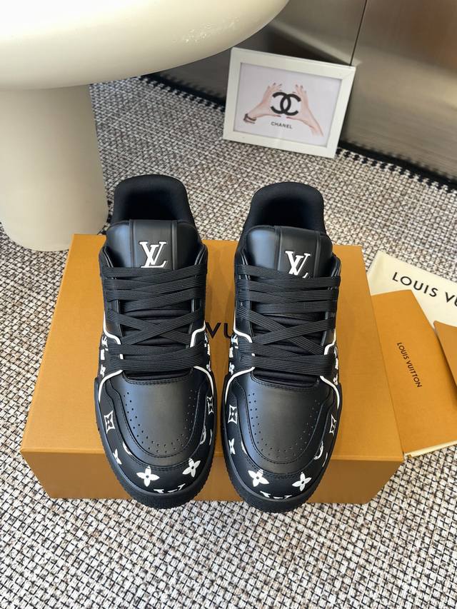 Men's 2025 Latest Lv Trainer Series Sports Shoes. Entire pair of shoes sourced