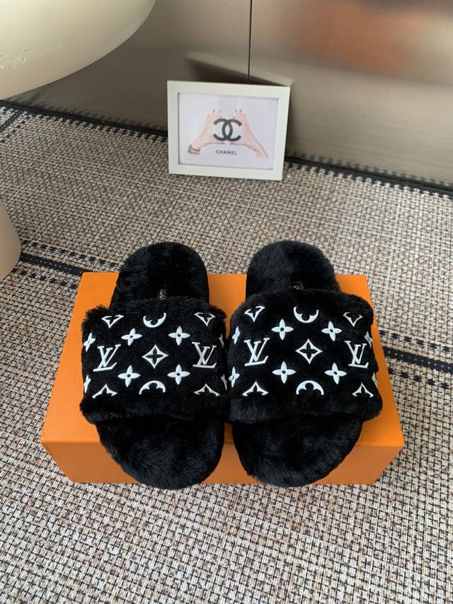 Louis Vuitton 25Ss new autumn and winter flat wool slippers. Super comfortable w