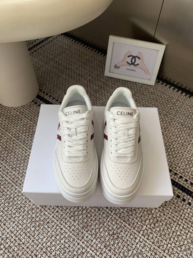 Celine 25Ss new runway-style casual shoes, thick-soled sneakers. This season's s
