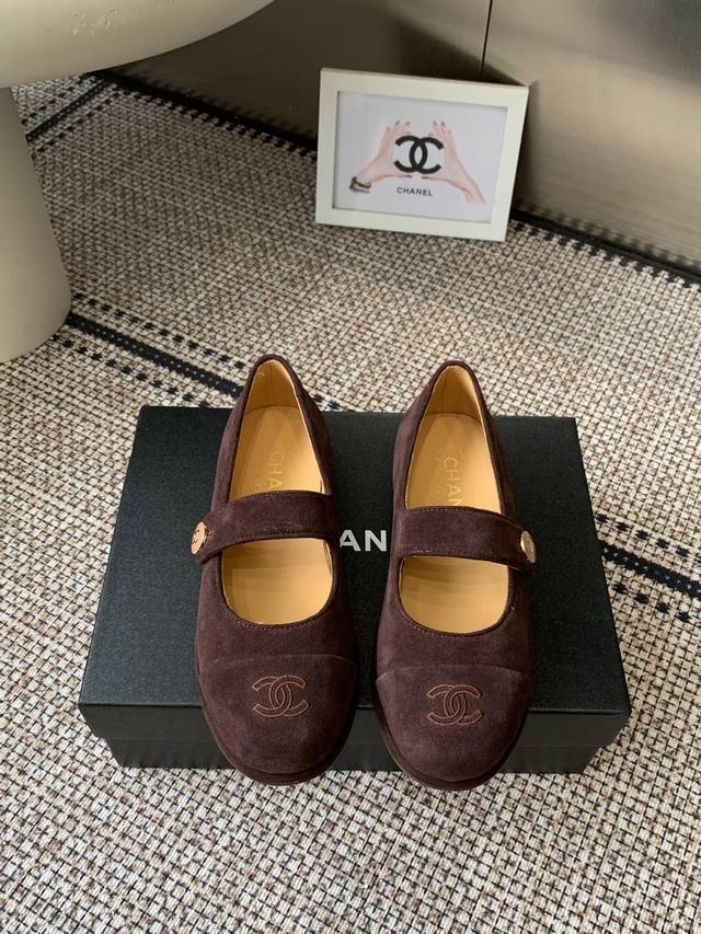 Chanel's new autumn and winter wool shoes, high version, round square toe design