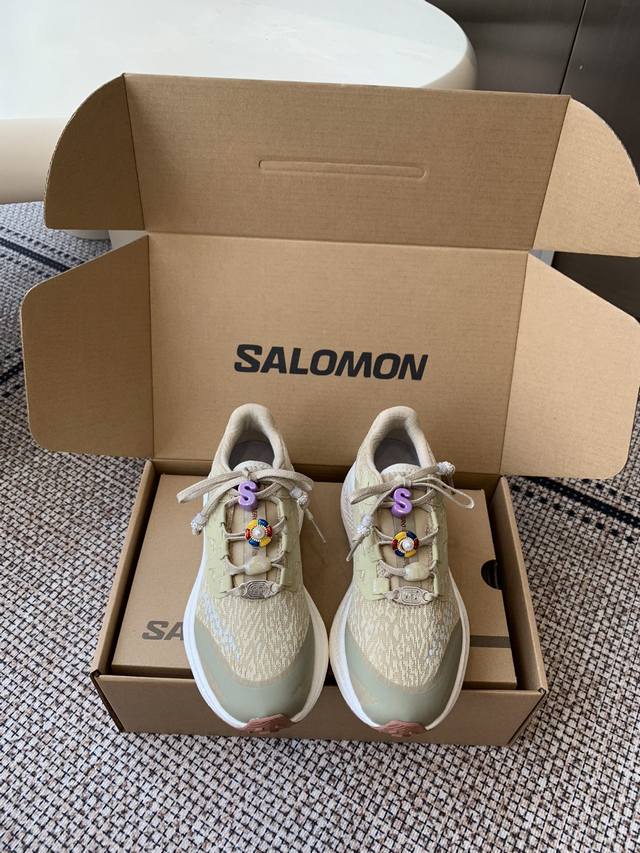 Premium Edition Accessories 30 Salomon Xt Whisper, a co-branded outdoor casual s