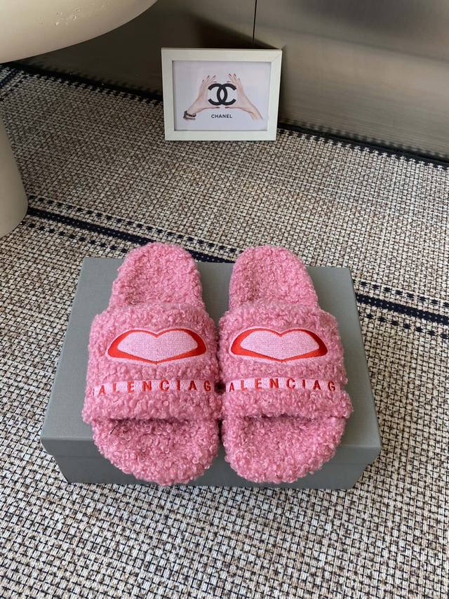 Thin-soled Balenciaga 25Ss autumn/winter wool slippers ( ). Embroidered logo and
