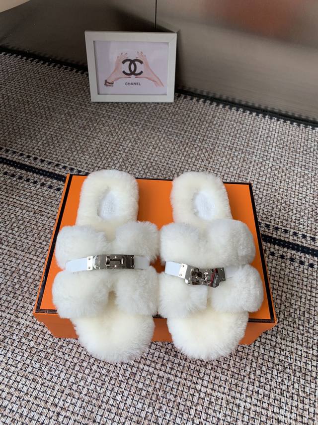 Hermes 25Ss autumn and winter new Teddy wool H-shaped slippers . The latest fa