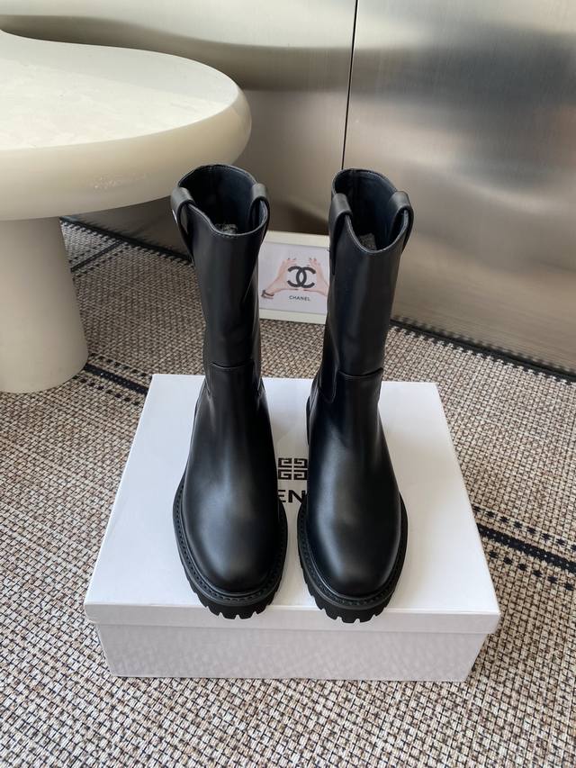 Givenchy 25Ss new Givenchy autumn/winter runway boots. A re-creation of the orig