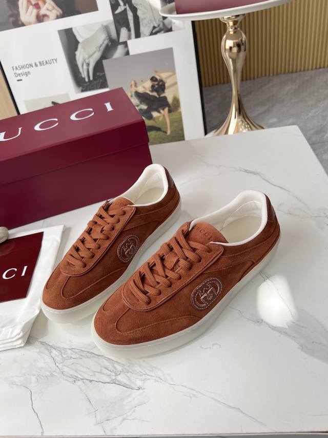 p: Gucci's latest Gucci shoes. Double G leather with three-dimensional Gucci let