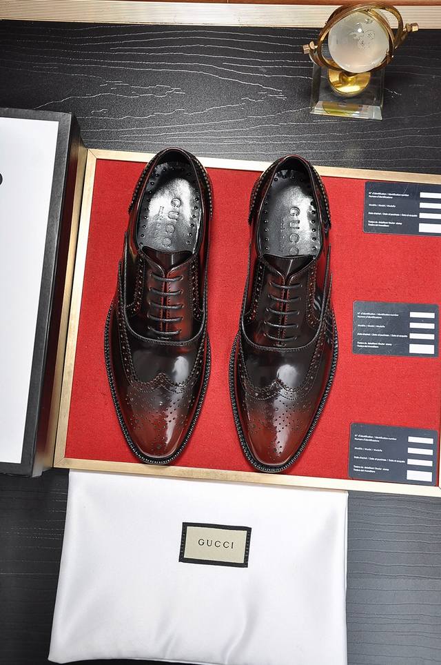 Factory price p. Italy's top luxury men's shoe giant, Gucci, has a new model wi