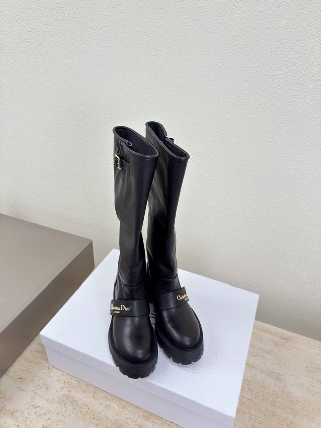 Knee-high boots with Dior thick soles and metal lettering logo decoration. Orig