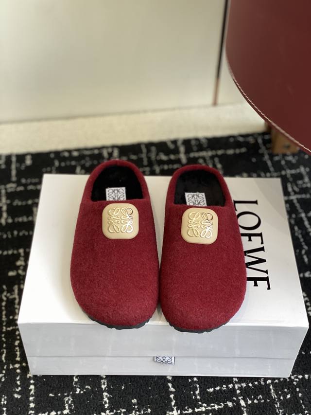 Shopping agent level Loewe 25Ss autumn and winter series slippers. I was attract