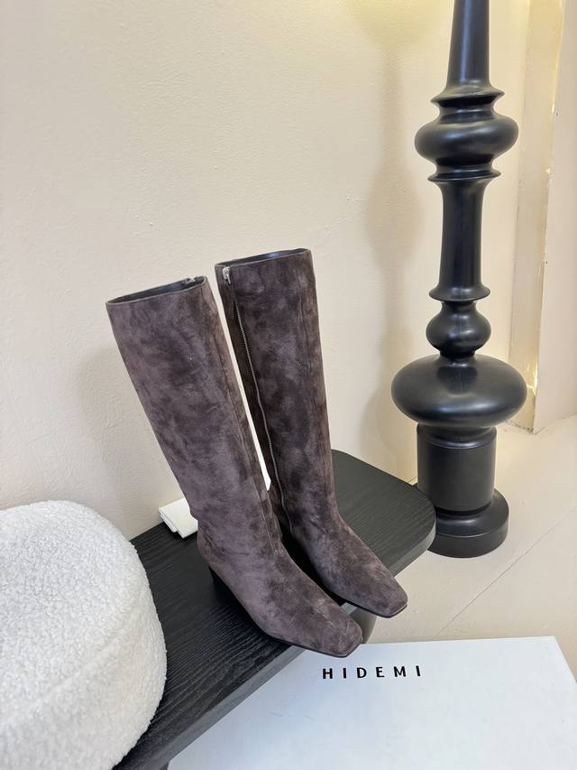 Hidem* New boots Simple and elegant slip-on design has both casual and casual fe