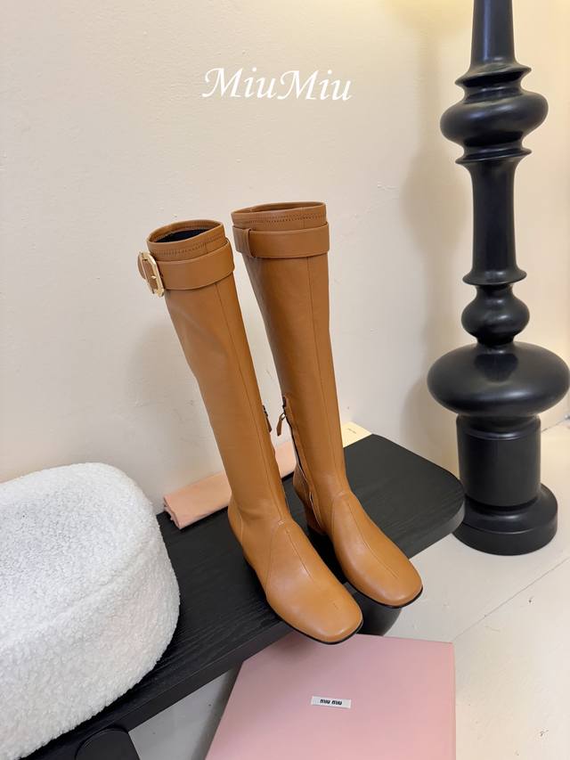 Miu 's boots evolve with each season. This season, their functionality is reint