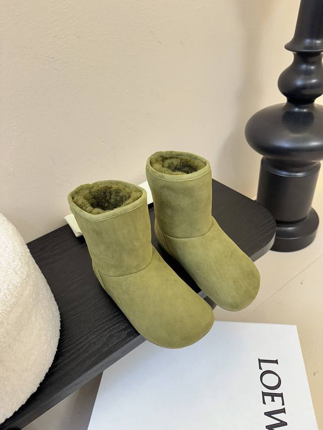 Loewe's latest Lago series snow boots and short bootsOriginal purchase, developm