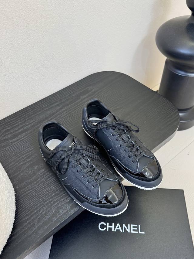 Chanel Chanel casual sports shoes 2025 new style small Chanel style suede round