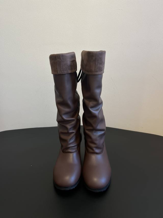 Cotem* Autumn and Winter Series 25 Ss Stacked Boots fully carry the presentation