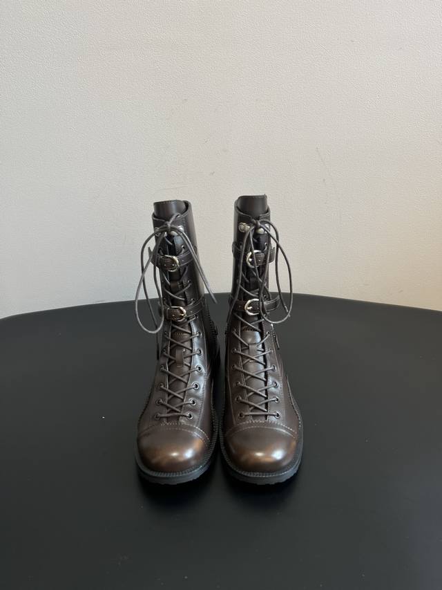 Cotem* Autumn and Winter Series 25 Ss Retro Lace-up Martin Boots The shoe body a