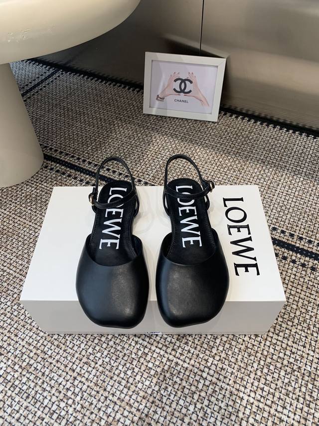 Loewe 25Ss latest spring/summer flat sandals . This year's hottest brand, recom