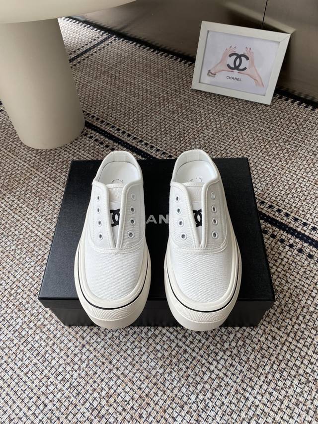Chanel Chanel 25Ss hidden vintage canvas shoes full of vintage feeling. Vintage