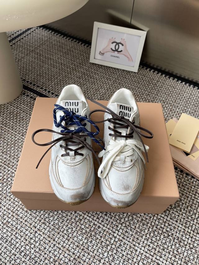 Miumiu Miu Miu 25Ss New Arrival~2025 catwalk new retro distressed Forrest Gaunt