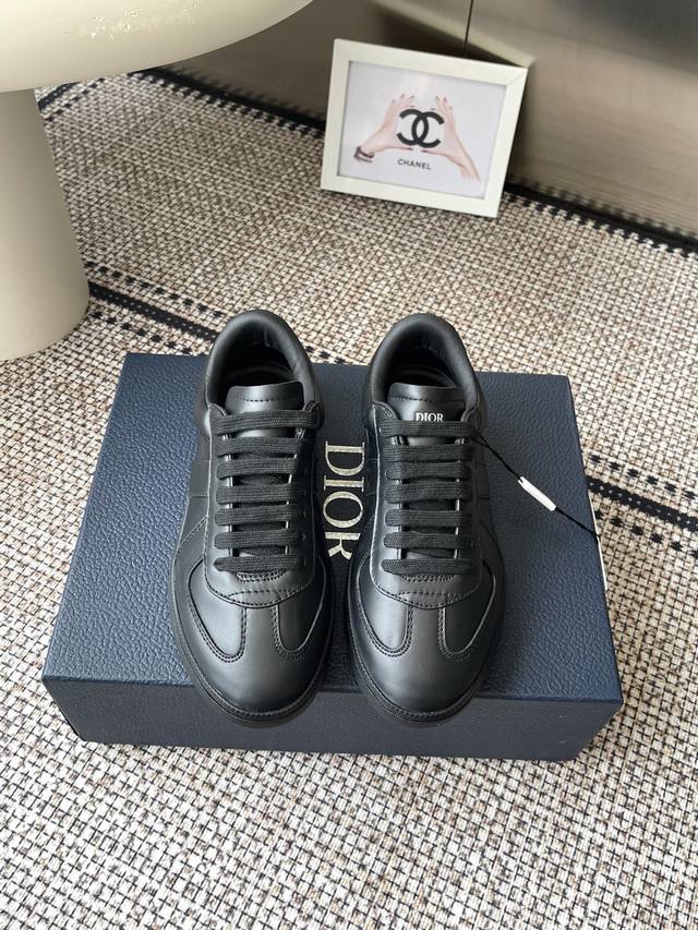 This premium Dior 25Ss new B01 German training shoe is a couple's pair. The toe
