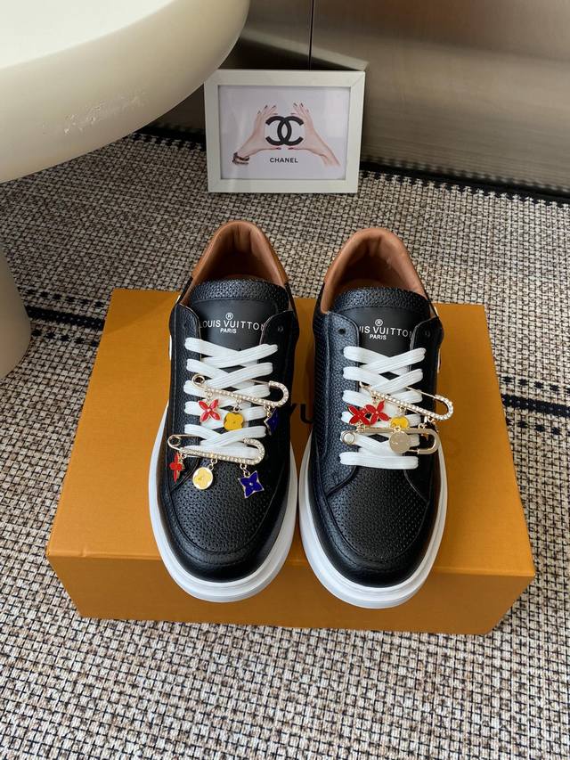 Accessories 60 Louis Vuitton Beverly Hills sneakers. The Beverly Hills sneakers