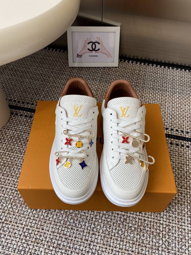 Accessories 60 Louis Vuitton Beverly Hills sneakers. The Beverly Hills sneakers
