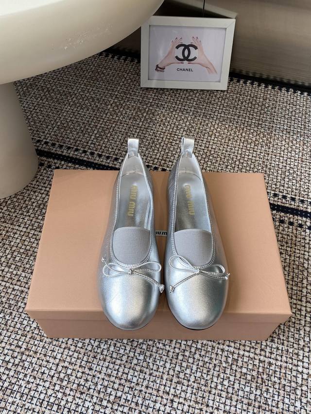 Miumiu's new summer ballet flats, the Fairy model , blend the dynamic spirit of